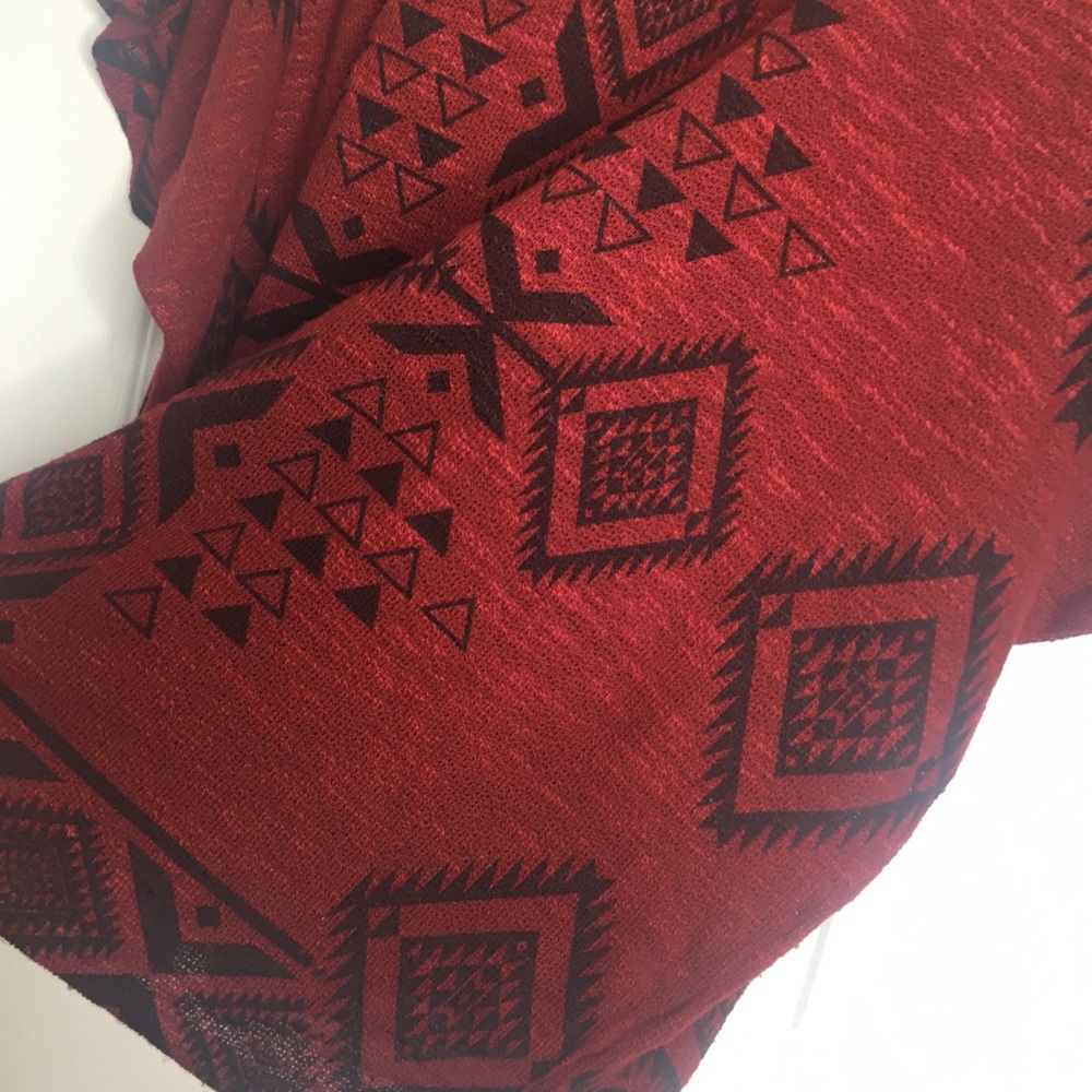 Aztec Print Top - Picture 4 of 6